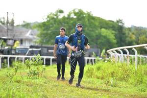 BIB: 943
                            <button type="button" onclick="openModal(5205394)" class="btn btn-primary btn-sm float-right btn-popup" data-toggle="modal" data-target=".modal-high-quality">
                        <i class="fas fa-shopping-cart"></i> Add to Cart
                    </button>
                                            <button type="button" onclick="isThisMe(5205394, true)" class="btn btn-success btn-sm float-right btn-popup btn-isme hidden" data-toggle="tooltip" data-placement="bottom" title="นี่คือรูปของคุณใช่ไหม คลิกที่นี่เพื่อเอาเข้าอัลบั้ม">
                        <i class="fas fa-plus"></i> Add to album
                    </button>
                    <button type="button" onclick="isThisMe(5205394, false)" class="btn btn-warning btn-sm float-right btn-popup btn-isnotme hidden">
                        <i class="fas fa-ban"></i> Remove from album
                    </button>