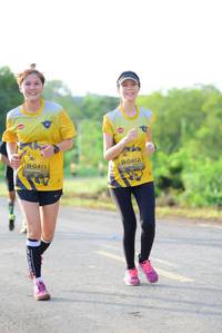 BIB: 0411, 0412
                            <button type="button" onclick="openModal(4902254)" class="btn btn-primary btn-sm float-right btn-popup" data-toggle="modal" data-target=".modal-high-quality">
                        <i class="fas fa-shopping-cart"></i> Add to Cart
                    </button>
                                            <button type="button" onclick="isThisMe(4902254, true)" class="btn btn-success btn-sm float-right btn-popup btn-isme hidden" data-toggle="tooltip" data-placement="bottom" title="นี่คือรูปของคุณใช่ไหม คลิกที่นี่เพื่อเอาเข้าอัลบั้ม">
                        <i class="fas fa-plus"></i> Add to album
                    </button>
                    <button type="button" onclick="isThisMe(4902254, false)" class="btn btn-warning btn-sm float-right btn-popup btn-isnotme hidden">
                        <i class="fas fa-ban"></i> Remove from album
                    </button>