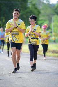 BIB: 0816, 0817
                            <button type="button" onclick="openModal(4908752)" class="btn btn-primary btn-sm float-right btn-popup" data-toggle="modal" data-target=".modal-high-quality">
                        <i class="fas fa-shopping-cart"></i> Add to Cart
                    </button>
                                            <button type="button" onclick="isThisMe(4908752, true)" class="btn btn-success btn-sm float-right btn-popup btn-isme hidden" data-toggle="tooltip" data-placement="bottom" title="นี่คือรูปของคุณใช่ไหม คลิกที่นี่เพื่อเอาเข้าอัลบั้ม">
                        <i class="fas fa-plus"></i> Add to album
                    </button>
                    <button type="button" onclick="isThisMe(4908752, false)" class="btn btn-warning btn-sm float-right btn-popup btn-isnotme hidden">
                        <i class="fas fa-ban"></i> Remove from album
                    </button>