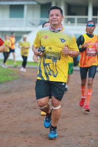 BIB: 0823
                            <button type="button" onclick="openModal(4936493)" class="btn btn-primary btn-sm float-right btn-popup" data-toggle="modal" data-target=".modal-high-quality">
                        <i class="fas fa-shopping-cart"></i> Add to Cart
                    </button>
                                            <button type="button" onclick="isThisMe(4936493, true)" class="btn btn-success btn-sm float-right btn-popup btn-isme hidden" data-toggle="tooltip" data-placement="bottom" title="นี่คือรูปของคุณใช่ไหม คลิกที่นี่เพื่อเอาเข้าอัลบั้ม">
                        <i class="fas fa-plus"></i> Add to album
                    </button>
                    <button type="button" onclick="isThisMe(4936493, false)" class="btn btn-warning btn-sm float-right btn-popup btn-isnotme hidden">
                        <i class="fas fa-ban"></i> Remove from album
                    </button>