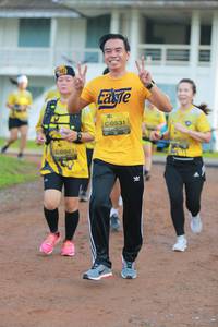 BIB: 0531
                            <button type="button" onclick="openModal(4959806)" class="btn btn-primary btn-sm float-right btn-popup" data-toggle="modal" data-target=".modal-high-quality">
                        <i class="fas fa-shopping-cart"></i> Add to Cart
                    </button>
                                            <button type="button" onclick="isThisMe(4959806, true)" class="btn btn-success btn-sm float-right btn-popup btn-isme hidden" data-toggle="tooltip" data-placement="bottom" title="นี่คือรูปของคุณใช่ไหม คลิกที่นี่เพื่อเอาเข้าอัลบั้ม">
                        <i class="fas fa-plus"></i> Add to album
                    </button>
                    <button type="button" onclick="isThisMe(4959806, false)" class="btn btn-warning btn-sm float-right btn-popup btn-isnotme hidden">
                        <i class="fas fa-ban"></i> Remove from album
                    </button>