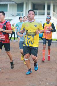 BIB: 0823, 0417
                            <button type="button" onclick="openModal(4936435)" class="btn btn-primary btn-sm float-right btn-popup" data-toggle="modal" data-target=".modal-high-quality">
                        <i class="fas fa-shopping-cart"></i> Add to Cart
                    </button>
                                            <button type="button" onclick="isThisMe(4936435, true)" class="btn btn-success btn-sm float-right btn-popup btn-isme hidden" data-toggle="tooltip" data-placement="bottom" title="นี่คือรูปของคุณใช่ไหม คลิกที่นี่เพื่อเอาเข้าอัลบั้ม">
                        <i class="fas fa-plus"></i> Add to album
                    </button>
                    <button type="button" onclick="isThisMe(4936435, false)" class="btn btn-warning btn-sm float-right btn-popup btn-isnotme hidden">
                        <i class="fas fa-ban"></i> Remove from album
                    </button>