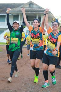 BIB: 0452, 0453, 0353
                            <button type="button" onclick="openModal(4958848)" class="btn btn-primary btn-sm float-right btn-popup" data-toggle="modal" data-target=".modal-high-quality">
                        <i class="fas fa-shopping-cart"></i> Add to Cart
                    </button>
                                            <button type="button" onclick="isThisMe(4958848, true)" class="btn btn-success btn-sm float-right btn-popup btn-isme hidden" data-toggle="tooltip" data-placement="bottom" title="นี่คือรูปของคุณใช่ไหม คลิกที่นี่เพื่อเอาเข้าอัลบั้ม">
                        <i class="fas fa-plus"></i> Add to album
                    </button>
                    <button type="button" onclick="isThisMe(4958848, false)" class="btn btn-warning btn-sm float-right btn-popup btn-isnotme hidden">
                        <i class="fas fa-ban"></i> Remove from album
                    </button>