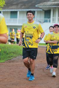 BIB: 0826
                            <button type="button" onclick="openModal(4959664)" class="btn btn-primary btn-sm float-right btn-popup" data-toggle="modal" data-target=".modal-high-quality">
                        <i class="fas fa-shopping-cart"></i> Add to Cart
                    </button>
                                            <button type="button" onclick="isThisMe(4959664, true)" class="btn btn-success btn-sm float-right btn-popup btn-isme hidden" data-toggle="tooltip" data-placement="bottom" title="นี่คือรูปของคุณใช่ไหม คลิกที่นี่เพื่อเอาเข้าอัลบั้ม">
                        <i class="fas fa-plus"></i> Add to album
                    </button>
                    <button type="button" onclick="isThisMe(4959664, false)" class="btn btn-warning btn-sm float-right btn-popup btn-isnotme hidden">
                        <i class="fas fa-ban"></i> Remove from album
                    </button>