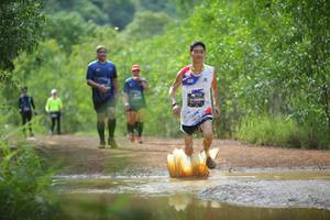 BIB: 985
                            <button type="button" onclick="openModal(4907462)" class="btn btn-primary btn-sm float-right btn-popup" data-toggle="modal" data-target=".modal-high-quality">
                        <i class="fas fa-shopping-cart"></i> Add to Cart
                    </button>
                                            <button type="button" onclick="isThisMe(4907462, true)" class="btn btn-success btn-sm float-right btn-popup btn-isme hidden" data-toggle="tooltip" data-placement="bottom" title="นี่คือรูปของคุณใช่ไหม คลิกที่นี่เพื่อเอาเข้าอัลบั้ม">
                        <i class="fas fa-plus"></i> Add to album
                    </button>
                    <button type="button" onclick="isThisMe(4907462, false)" class="btn btn-warning btn-sm float-right btn-popup btn-isnotme hidden">
                        <i class="fas fa-ban"></i> Remove from album
                    </button>