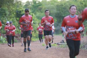 BIB: 008, 176
                            <button type="button" onclick="openModal(5116890)" class="btn btn-primary btn-sm float-right btn-popup" data-toggle="modal" data-target=".modal-high-quality">
                        <i class="fas fa-shopping-cart"></i> Add to Cart
                    </button>
                                            <button type="button" onclick="isThisMe(5116890, true)" class="btn btn-success btn-sm float-right btn-popup btn-isme hidden" data-toggle="tooltip" data-placement="bottom" title="นี่คือรูปของคุณใช่ไหม คลิกที่นี่เพื่อเอาเข้าอัลบั้ม">
                        <i class="fas fa-plus"></i> Add to album
                    </button>
                    <button type="button" onclick="isThisMe(5116890, false)" class="btn btn-warning btn-sm float-right btn-popup btn-isnotme hidden">
                        <i class="fas fa-ban"></i> Remove from album
                    </button>