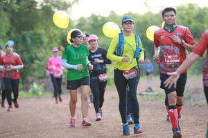 BIB: 0088, 0069
                            <button type="button" onclick="openModal(5119409)" class="btn btn-primary btn-sm float-right btn-popup" data-toggle="modal" data-target=".modal-high-quality">
                        <i class="fas fa-shopping-cart"></i> Add to Cart
                    </button>
                                            <button type="button" onclick="isThisMe(5119409, true)" class="btn btn-success btn-sm float-right btn-popup btn-isme hidden" data-toggle="tooltip" data-placement="bottom" title="นี่คือรูปของคุณใช่ไหม คลิกที่นี่เพื่อเอาเข้าอัลบั้ม">
                        <i class="fas fa-plus"></i> Add to album
                    </button>
                    <button type="button" onclick="isThisMe(5119409, false)" class="btn btn-warning btn-sm float-right btn-popup btn-isnotme hidden">
                        <i class="fas fa-ban"></i> Remove from album
                    </button>