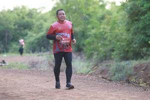 BIB: 0233
                            <button type="button" onclick="openModal(5155804)" class="btn btn-primary btn-sm float-right btn-popup" data-toggle="modal" data-target=".modal-high-quality">
                        <i class="fas fa-shopping-cart"></i> Add to Cart
                    </button>
                                            <button type="button" onclick="isThisMe(5155804, true)" class="btn btn-success btn-sm float-right btn-popup btn-isme hidden" data-toggle="tooltip" data-placement="bottom" title="นี่คือรูปของคุณใช่ไหม คลิกที่นี่เพื่อเอาเข้าอัลบั้ม">
                        <i class="fas fa-plus"></i> Add to album
                    </button>
                    <button type="button" onclick="isThisMe(5155804, false)" class="btn btn-warning btn-sm float-right btn-popup btn-isnotme hidden">
                        <i class="fas fa-ban"></i> Remove from album
                    </button>