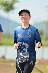 BIB: 0604, 287
                            <button type="button" onclick="openModal(5241289)" class="btn btn-primary btn-sm float-right btn-popup" data-toggle="modal" data-target=".modal-high-quality">
                        <i class="fas fa-shopping-cart"></i> Add to Cart
                    </button>
                                            <button type="button" onclick="isThisMe(5241289, true)" class="btn btn-success btn-sm float-right btn-popup btn-isme hidden" data-toggle="tooltip" data-placement="bottom" title="นี่คือรูปของคุณใช่ไหม คลิกที่นี่เพื่อเอาเข้าอัลบั้ม">
                        <i class="fas fa-plus"></i> Add to album
                    </button>
                    <button type="button" onclick="isThisMe(5241289, false)" class="btn btn-warning btn-sm float-right btn-popup btn-isnotme hidden">
                        <i class="fas fa-ban"></i> Remove from album
                    </button>