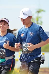 BIB: 070
                            <button type="button" onclick="openModal(5240953)" class="btn btn-primary btn-sm float-right btn-popup" data-toggle="modal" data-target=".modal-high-quality">
                        <i class="fas fa-shopping-cart"></i> Add to Cart
                    </button>
                                            <button type="button" onclick="isThisMe(5240953, true)" class="btn btn-success btn-sm float-right btn-popup btn-isme hidden" data-toggle="tooltip" data-placement="bottom" title="นี่คือรูปของคุณใช่ไหม คลิกที่นี่เพื่อเอาเข้าอัลบั้ม">
                        <i class="fas fa-plus"></i> Add to album
                    </button>
                    <button type="button" onclick="isThisMe(5240953, false)" class="btn btn-warning btn-sm float-right btn-popup btn-isnotme hidden">
                        <i class="fas fa-ban"></i> Remove from album
                    </button>