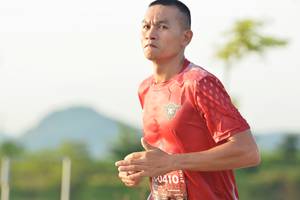 BIB: 0410
                            <button type="button" onclick="openModal(5166275)" class="btn btn-primary btn-sm float-right btn-popup" data-toggle="modal" data-target=".modal-high-quality">
                        <i class="fas fa-shopping-cart"></i> Add to Cart
                    </button>
                                            <button type="button" onclick="isThisMe(5166275, true)" class="btn btn-success btn-sm float-right btn-popup btn-isme hidden" data-toggle="tooltip" data-placement="bottom" title="นี่คือรูปของคุณใช่ไหม คลิกที่นี่เพื่อเอาเข้าอัลบั้ม">
                        <i class="fas fa-plus"></i> Add to album
                    </button>
                    <button type="button" onclick="isThisMe(5166275, false)" class="btn btn-warning btn-sm float-right btn-popup btn-isnotme hidden">
                        <i class="fas fa-ban"></i> Remove from album
                    </button>