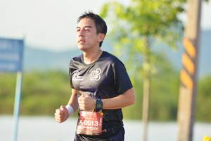 BIB: 0013
                            <button type="button" onclick="openModal(5183898)" class="btn btn-primary btn-sm float-right btn-popup" data-toggle="modal" data-target=".modal-high-quality">
                        <i class="fas fa-shopping-cart"></i> Add to Cart
                    </button>
                                            <button type="button" onclick="isThisMe(5183898, true)" class="btn btn-success btn-sm float-right btn-popup btn-isme hidden" data-toggle="tooltip" data-placement="bottom" title="นี่คือรูปของคุณใช่ไหม คลิกที่นี่เพื่อเอาเข้าอัลบั้ม">
                        <i class="fas fa-plus"></i> Add to album
                    </button>
                    <button type="button" onclick="isThisMe(5183898, false)" class="btn btn-warning btn-sm float-right btn-popup btn-isnotme hidden">
                        <i class="fas fa-ban"></i> Remove from album
                    </button>