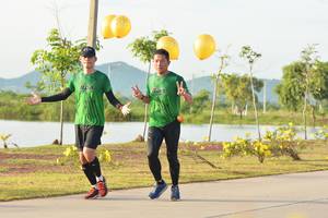 BIB: 215
                            <button type="button" onclick="openModal(5184130)" class="btn btn-primary btn-sm float-right btn-popup" data-toggle="modal" data-target=".modal-high-quality">
                        <i class="fas fa-shopping-cart"></i> Add to Cart
                    </button>
                                            <button type="button" onclick="isThisMe(5184130, true)" class="btn btn-success btn-sm float-right btn-popup btn-isme hidden" data-toggle="tooltip" data-placement="bottom" title="นี่คือรูปของคุณใช่ไหม คลิกที่นี่เพื่อเอาเข้าอัลบั้ม">
                        <i class="fas fa-plus"></i> Add to album
                    </button>
                    <button type="button" onclick="isThisMe(5184130, false)" class="btn btn-warning btn-sm float-right btn-popup btn-isnotme hidden">
                        <i class="fas fa-ban"></i> Remove from album
                    </button>