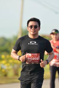 BIB: 0202
                            <button type="button" onclick="openModal(5143689)" class="btn btn-primary btn-sm float-right btn-popup" data-toggle="modal" data-target=".modal-high-quality">
                        <i class="fas fa-shopping-cart"></i> Add to Cart
                    </button>
                                            <button type="button" onclick="isThisMe(5143689, true)" class="btn btn-success btn-sm float-right btn-popup btn-isme hidden" data-toggle="tooltip" data-placement="bottom" title="นี่คือรูปของคุณใช่ไหม คลิกที่นี่เพื่อเอาเข้าอัลบั้ม">
                        <i class="fas fa-plus"></i> Add to album
                    </button>
                    <button type="button" onclick="isThisMe(5143689, false)" class="btn btn-warning btn-sm float-right btn-popup btn-isnotme hidden">
                        <i class="fas fa-ban"></i> Remove from album
                    </button>