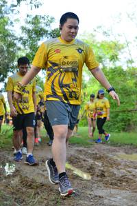 BIB: 0915, 
                            <button type="button" onclick="openModal(4966107)" class="btn btn-primary btn-sm float-right btn-popup" data-toggle="modal" data-target=".modal-high-quality">
                        <i class="fas fa-shopping-cart"></i> Add to Cart
                    </button>
                                            <button type="button" onclick="isThisMe(4966107, true)" class="btn btn-success btn-sm float-right btn-popup btn-isme hidden" data-toggle="tooltip" data-placement="bottom" title="นี่คือรูปของคุณใช่ไหม คลิกที่นี่เพื่อเอาเข้าอัลบั้ม">
                        <i class="fas fa-plus"></i> Add to album
                    </button>
                    <button type="button" onclick="isThisMe(4966107, false)" class="btn btn-warning btn-sm float-right btn-popup btn-isnotme hidden">
                        <i class="fas fa-ban"></i> Remove from album
                    </button>