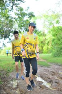 BIB: 0898
                            <button type="button" onclick="openModal(4966880)" class="btn btn-primary btn-sm float-right btn-popup" data-toggle="modal" data-target=".modal-high-quality">
                        <i class="fas fa-shopping-cart"></i> Add to Cart
                    </button>
                                            <button type="button" onclick="isThisMe(4966880, true)" class="btn btn-success btn-sm float-right btn-popup btn-isme hidden" data-toggle="tooltip" data-placement="bottom" title="นี่คือรูปของคุณใช่ไหม คลิกที่นี่เพื่อเอาเข้าอัลบั้ม">
                        <i class="fas fa-plus"></i> Add to album
                    </button>
                    <button type="button" onclick="isThisMe(4966880, false)" class="btn btn-warning btn-sm float-right btn-popup btn-isnotme hidden">
                        <i class="fas fa-ban"></i> Remove from album
                    </button>