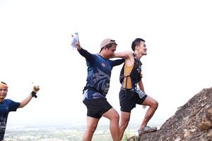 BIB: 0960
                            <button type="button" onclick="openModal(5067090)" class="btn btn-primary btn-sm float-right btn-popup" data-toggle="modal" data-target=".modal-high-quality">
                        <i class="fas fa-shopping-cart"></i> Add to Cart
                    </button>
                                            <button type="button" onclick="isThisMe(5067090, true)" class="btn btn-success btn-sm float-right btn-popup btn-isme hidden" data-toggle="tooltip" data-placement="bottom" title="นี่คือรูปของคุณใช่ไหม คลิกที่นี่เพื่อเอาเข้าอัลบั้ม">
                        <i class="fas fa-plus"></i> Add to album
                    </button>
                    <button type="button" onclick="isThisMe(5067090, false)" class="btn btn-warning btn-sm float-right btn-popup btn-isnotme hidden">
                        <i class="fas fa-ban"></i> Remove from album
                    </button>