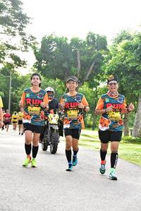 BIB: 0452, 0455, 0453
                            <button type="button" onclick="openModal(5060377)" class="btn btn-primary btn-sm float-right btn-popup" data-toggle="modal" data-target=".modal-high-quality">
                        <i class="fas fa-shopping-cart"></i> Add to Cart
                    </button>
                                            <button type="button" onclick="isThisMe(5060377, true)" class="btn btn-success btn-sm float-right btn-popup btn-isme hidden" data-toggle="tooltip" data-placement="bottom" title="นี่คือรูปของคุณใช่ไหม คลิกที่นี่เพื่อเอาเข้าอัลบั้ม">
                        <i class="fas fa-plus"></i> Add to album
                    </button>
                    <button type="button" onclick="isThisMe(5060377, false)" class="btn btn-warning btn-sm float-right btn-popup btn-isnotme hidden">
                        <i class="fas fa-ban"></i> Remove from album
                    </button>