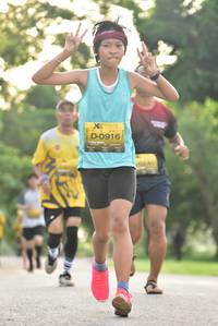 BIB: 0916, 0240
                            <button type="button" onclick="openModal(5058576)" class="btn btn-primary btn-sm float-right btn-popup" data-toggle="modal" data-target=".modal-high-quality">
                        <i class="fas fa-shopping-cart"></i> Add to Cart
                    </button>
                                            <button type="button" onclick="isThisMe(5058576, true)" class="btn btn-success btn-sm float-right btn-popup btn-isme hidden" data-toggle="tooltip" data-placement="bottom" title="นี่คือรูปของคุณใช่ไหม คลิกที่นี่เพื่อเอาเข้าอัลบั้ม">
                        <i class="fas fa-plus"></i> Add to album
                    </button>
                    <button type="button" onclick="isThisMe(5058576, false)" class="btn btn-warning btn-sm float-right btn-popup btn-isnotme hidden">
                        <i class="fas fa-ban"></i> Remove from album
                    </button>