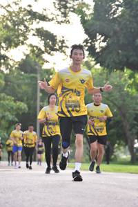 BIB: 1013
                            <button type="button" onclick="openModal(5059183)" class="btn btn-primary btn-sm float-right btn-popup" data-toggle="modal" data-target=".modal-high-quality">
                        <i class="fas fa-shopping-cart"></i> Add to Cart
                    </button>
                                            <button type="button" onclick="isThisMe(5059183, true)" class="btn btn-success btn-sm float-right btn-popup btn-isme hidden" data-toggle="tooltip" data-placement="bottom" title="นี่คือรูปของคุณใช่ไหม คลิกที่นี่เพื่อเอาเข้าอัลบั้ม">
                        <i class="fas fa-plus"></i> Add to album
                    </button>
                    <button type="button" onclick="isThisMe(5059183, false)" class="btn btn-warning btn-sm float-right btn-popup btn-isnotme hidden">
                        <i class="fas fa-ban"></i> Remove from album
                    </button>