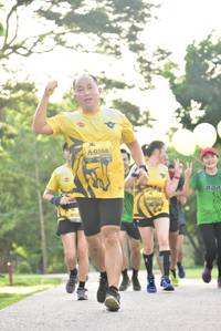 BIB: 0168
                            <button type="button" onclick="openModal(5058683)" class="btn btn-primary btn-sm float-right btn-popup" data-toggle="modal" data-target=".modal-high-quality">
                        <i class="fas fa-shopping-cart"></i> Add to Cart
                    </button>
                                            <button type="button" onclick="isThisMe(5058683, true)" class="btn btn-success btn-sm float-right btn-popup btn-isme hidden" data-toggle="tooltip" data-placement="bottom" title="นี่คือรูปของคุณใช่ไหม คลิกที่นี่เพื่อเอาเข้าอัลบั้ม">
                        <i class="fas fa-plus"></i> Add to album
                    </button>
                    <button type="button" onclick="isThisMe(5058683, false)" class="btn btn-warning btn-sm float-right btn-popup btn-isnotme hidden">
                        <i class="fas fa-ban"></i> Remove from album
                    </button>