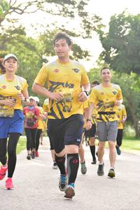 BIB: 038
                            <button type="button" onclick="openModal(5060309)" class="btn btn-primary btn-sm float-right btn-popup" data-toggle="modal" data-target=".modal-high-quality">
                        <i class="fas fa-shopping-cart"></i> Add to Cart
                    </button>
                                            <button type="button" onclick="isThisMe(5060309, true)" class="btn btn-success btn-sm float-right btn-popup btn-isme hidden" data-toggle="tooltip" data-placement="bottom" title="นี่คือรูปของคุณใช่ไหม คลิกที่นี่เพื่อเอาเข้าอัลบั้ม">
                        <i class="fas fa-plus"></i> Add to album
                    </button>
                    <button type="button" onclick="isThisMe(5060309, false)" class="btn btn-warning btn-sm float-right btn-popup btn-isnotme hidden">
                        <i class="fas fa-ban"></i> Remove from album
                    </button>