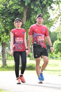 BIB: 0323, 0322
                            <button type="button" onclick="openModal(5009408)" class="btn btn-primary btn-sm float-right btn-popup" data-toggle="modal" data-target=".modal-high-quality">
                        <i class="fas fa-shopping-cart"></i> Add to Cart
                    </button>
                                            <button type="button" onclick="isThisMe(5009408, true)" class="btn btn-success btn-sm float-right btn-popup btn-isme hidden" data-toggle="tooltip" data-placement="bottom" title="นี่คือรูปของคุณใช่ไหม คลิกที่นี่เพื่อเอาเข้าอัลบั้ม">
                        <i class="fas fa-plus"></i> Add to album
                    </button>
                    <button type="button" onclick="isThisMe(5009408, false)" class="btn btn-warning btn-sm float-right btn-popup btn-isnotme hidden">
                        <i class="fas fa-ban"></i> Remove from album
                    </button>