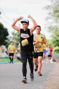 BIB: 0904, 1197
                            <button type="button" onclick="openModal(5034604)" class="btn btn-primary btn-sm float-right btn-popup" data-toggle="modal" data-target=".modal-high-quality">
                        <i class="fas fa-shopping-cart"></i> Add to Cart
                    </button>
                                            <button type="button" onclick="isThisMe(5034604, true)" class="btn btn-success btn-sm float-right btn-popup btn-isme hidden" data-toggle="tooltip" data-placement="bottom" title="นี่คือรูปของคุณใช่ไหม คลิกที่นี่เพื่อเอาเข้าอัลบั้ม">
                        <i class="fas fa-plus"></i> Add to album
                    </button>
                    <button type="button" onclick="isThisMe(5034604, false)" class="btn btn-warning btn-sm float-right btn-popup btn-isnotme hidden">
                        <i class="fas fa-ban"></i> Remove from album
                    </button>