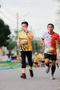 BIB: 692, 0138
                            <button type="button" onclick="openModal(5034487)" class="btn btn-primary btn-sm float-right btn-popup" data-toggle="modal" data-target=".modal-high-quality">
                        <i class="fas fa-shopping-cart"></i> Add to Cart
                    </button>
                                            <button type="button" onclick="isThisMe(5034487, true)" class="btn btn-success btn-sm float-right btn-popup btn-isme hidden" data-toggle="tooltip" data-placement="bottom" title="นี่คือรูปของคุณใช่ไหม คลิกที่นี่เพื่อเอาเข้าอัลบั้ม">
                        <i class="fas fa-plus"></i> Add to album
                    </button>
                    <button type="button" onclick="isThisMe(5034487, false)" class="btn btn-warning btn-sm float-right btn-popup btn-isnotme hidden">
                        <i class="fas fa-ban"></i> Remove from album
                    </button>