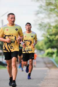 BIB: 0767
                            <button type="button" onclick="openModal(5032955)" class="btn btn-primary btn-sm float-right btn-popup" data-toggle="modal" data-target=".modal-high-quality">
                        <i class="fas fa-shopping-cart"></i> Add to Cart
                    </button>
                                            <button type="button" onclick="isThisMe(5032955, true)" class="btn btn-success btn-sm float-right btn-popup btn-isme hidden" data-toggle="tooltip" data-placement="bottom" title="นี่คือรูปของคุณใช่ไหม คลิกที่นี่เพื่อเอาเข้าอัลบั้ม">
                        <i class="fas fa-plus"></i> Add to album
                    </button>
                    <button type="button" onclick="isThisMe(5032955, false)" class="btn btn-warning btn-sm float-right btn-popup btn-isnotme hidden">
                        <i class="fas fa-ban"></i> Remove from album
                    </button>