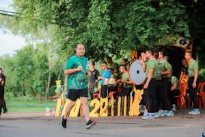 BIB: 221
                            <button type="button" onclick="openModal(5030593)" class="btn btn-primary btn-sm float-right btn-popup" data-toggle="modal" data-target=".modal-high-quality">
                        <i class="fas fa-shopping-cart"></i> Add to Cart
                    </button>
                                            <button type="button" onclick="isThisMe(5030593, true)" class="btn btn-success btn-sm float-right btn-popup btn-isme hidden" data-toggle="tooltip" data-placement="bottom" title="นี่คือรูปของคุณใช่ไหม คลิกที่นี่เพื่อเอาเข้าอัลบั้ม">
                        <i class="fas fa-plus"></i> Add to album
                    </button>
                    <button type="button" onclick="isThisMe(5030593, false)" class="btn btn-warning btn-sm float-right btn-popup btn-isnotme hidden">
                        <i class="fas fa-ban"></i> Remove from album
                    </button>