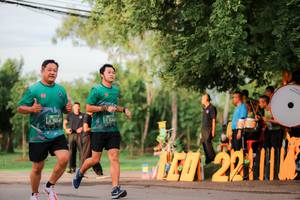 BIB: 504, 642, 221
                            <button type="button" onclick="openModal(5030349)" class="btn btn-primary btn-sm float-right btn-popup" data-toggle="modal" data-target=".modal-high-quality">
                        <i class="fas fa-shopping-cart"></i> Add to Cart
                    </button>
                                            <button type="button" onclick="isThisMe(5030349, true)" class="btn btn-success btn-sm float-right btn-popup btn-isme hidden" data-toggle="tooltip" data-placement="bottom" title="นี่คือรูปของคุณใช่ไหม คลิกที่นี่เพื่อเอาเข้าอัลบั้ม">
                        <i class="fas fa-plus"></i> Add to album
                    </button>
                    <button type="button" onclick="isThisMe(5030349, false)" class="btn btn-warning btn-sm float-right btn-popup btn-isnotme hidden">
                        <i class="fas fa-ban"></i> Remove from album
                    </button>