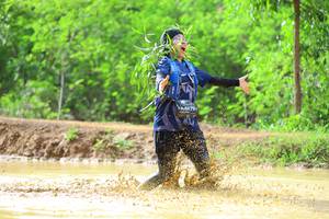 BIB: 179
                            <button type="button" onclick="openModal(5014539)" class="btn btn-primary btn-sm float-right btn-popup" data-toggle="modal" data-target=".modal-high-quality">
                        <i class="fas fa-shopping-cart"></i> Add to Cart
                    </button>
                                            <button type="button" onclick="isThisMe(5014539, true)" class="btn btn-success btn-sm float-right btn-popup btn-isme hidden" data-toggle="tooltip" data-placement="bottom" title="นี่คือรูปของคุณใช่ไหม คลิกที่นี่เพื่อเอาเข้าอัลบั้ม">
                        <i class="fas fa-plus"></i> Add to album
                    </button>
                    <button type="button" onclick="isThisMe(5014539, false)" class="btn btn-warning btn-sm float-right btn-popup btn-isnotme hidden">
                        <i class="fas fa-ban"></i> Remove from album
                    </button>