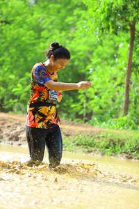 BIB: 0589
                            <button type="button" onclick="openModal(5015197)" class="btn btn-primary btn-sm float-right btn-popup" data-toggle="modal" data-target=".modal-high-quality">
                        <i class="fas fa-shopping-cart"></i> Add to Cart
                    </button>
                                            <button type="button" onclick="isThisMe(5015197, true)" class="btn btn-success btn-sm float-right btn-popup btn-isme hidden" data-toggle="tooltip" data-placement="bottom" title="นี่คือรูปของคุณใช่ไหม คลิกที่นี่เพื่อเอาเข้าอัลบั้ม">
                        <i class="fas fa-plus"></i> Add to album
                    </button>
                    <button type="button" onclick="isThisMe(5015197, false)" class="btn btn-warning btn-sm float-right btn-popup btn-isnotme hidden">
                        <i class="fas fa-ban"></i> Remove from album
                    </button>