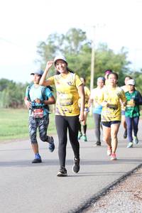 BIB: 945, 0420
                            <button type="button" onclick="openModal(5232680)" class="btn btn-primary btn-sm float-right btn-popup" data-toggle="modal" data-target=".modal-high-quality">
                        <i class="fas fa-shopping-cart"></i> Add to Cart
                    </button>
                                            <button type="button" onclick="isThisMe(5232680, true)" class="btn btn-success btn-sm float-right btn-popup btn-isme hidden" data-toggle="tooltip" data-placement="bottom" title="นี่คือรูปของคุณใช่ไหม คลิกที่นี่เพื่อเอาเข้าอัลบั้ม">
                        <i class="fas fa-plus"></i> Add to album
                    </button>
                    <button type="button" onclick="isThisMe(5232680, false)" class="btn btn-warning btn-sm float-right btn-popup btn-isnotme hidden">
                        <i class="fas fa-ban"></i> Remove from album
                    </button>