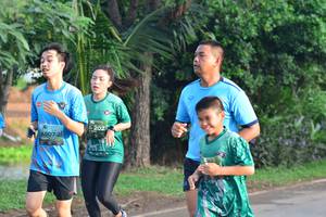 BIB: 202
                            <button type="button" onclick="openModal(4891076)" class="btn btn-primary btn-sm float-right btn-popup" data-toggle="modal" data-target=".modal-high-quality">
                        <i class="fas fa-shopping-cart"></i> Add to Cart
                    </button>
                                            <button type="button" onclick="isThisMe(4891076, true)" class="btn btn-success btn-sm float-right btn-popup btn-isme hidden" data-toggle="tooltip" data-placement="bottom" title="นี่คือรูปของคุณใช่ไหม คลิกที่นี่เพื่อเอาเข้าอัลบั้ม">
                        <i class="fas fa-plus"></i> Add to album
                    </button>
                    <button type="button" onclick="isThisMe(4891076, false)" class="btn btn-warning btn-sm float-right btn-popup btn-isnotme hidden">
                        <i class="fas fa-ban"></i> Remove from album
                    </button>