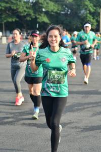 BIB: 571
                            <button type="button" onclick="openModal(4928744)" class="btn btn-primary btn-sm float-right btn-popup" data-toggle="modal" data-target=".modal-high-quality">
                        <i class="fas fa-shopping-cart"></i> Add to Cart
                    </button>
                                            <button type="button" onclick="isThisMe(4928744, true)" class="btn btn-success btn-sm float-right btn-popup btn-isme hidden" data-toggle="tooltip" data-placement="bottom" title="นี่คือรูปของคุณใช่ไหม คลิกที่นี่เพื่อเอาเข้าอัลบั้ม">
                        <i class="fas fa-plus"></i> Add to album
                    </button>
                    <button type="button" onclick="isThisMe(4928744, false)" class="btn btn-warning btn-sm float-right btn-popup btn-isnotme hidden">
                        <i class="fas fa-ban"></i> Remove from album
                    </button>