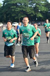 BIB: 692
                            <button type="button" onclick="openModal(4920882)" class="btn btn-primary btn-sm float-right btn-popup" data-toggle="modal" data-target=".modal-high-quality">
                        <i class="fas fa-shopping-cart"></i> Add to Cart
                    </button>
                                            <button type="button" onclick="isThisMe(4920882, true)" class="btn btn-success btn-sm float-right btn-popup btn-isme hidden" data-toggle="tooltip" data-placement="bottom" title="นี่คือรูปของคุณใช่ไหม คลิกที่นี่เพื่อเอาเข้าอัลบั้ม">
                        <i class="fas fa-plus"></i> Add to album
                    </button>
                    <button type="button" onclick="isThisMe(4920882, false)" class="btn btn-warning btn-sm float-right btn-popup btn-isnotme hidden">
                        <i class="fas fa-ban"></i> Remove from album
                    </button>