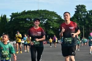 BIB: 598, 597, 3211
                            <button type="button" onclick="openModal(4950373)" class="btn btn-primary btn-sm float-right btn-popup" data-toggle="modal" data-target=".modal-high-quality">
                        <i class="fas fa-shopping-cart"></i> Add to Cart
                    </button>
                                            <button type="button" onclick="isThisMe(4950373, true)" class="btn btn-success btn-sm float-right btn-popup btn-isme hidden" data-toggle="tooltip" data-placement="bottom" title="นี่คือรูปของคุณใช่ไหม คลิกที่นี่เพื่อเอาเข้าอัลบั้ม">
                        <i class="fas fa-plus"></i> Add to album
                    </button>
                    <button type="button" onclick="isThisMe(4950373, false)" class="btn btn-warning btn-sm float-right btn-popup btn-isnotme hidden">
                        <i class="fas fa-ban"></i> Remove from album
                    </button>