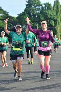 BIB: 317, 318
                            <button type="button" onclick="openModal(4944380)" class="btn btn-primary btn-sm float-right btn-popup" data-toggle="modal" data-target=".modal-high-quality">
                        <i class="fas fa-shopping-cart"></i> Add to Cart
                    </button>
                                            <button type="button" onclick="isThisMe(4944380, true)" class="btn btn-success btn-sm float-right btn-popup btn-isme hidden" data-toggle="tooltip" data-placement="bottom" title="นี่คือรูปของคุณใช่ไหม คลิกที่นี่เพื่อเอาเข้าอัลบั้ม">
                        <i class="fas fa-plus"></i> Add to album
                    </button>
                    <button type="button" onclick="isThisMe(4944380, false)" class="btn btn-warning btn-sm float-right btn-popup btn-isnotme hidden">
                        <i class="fas fa-ban"></i> Remove from album
                    </button>