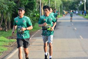 BIB: 049
                            <button type="button" onclick="openModal(4889823)" class="btn btn-primary btn-sm float-right btn-popup" data-toggle="modal" data-target=".modal-high-quality">
                        <i class="fas fa-shopping-cart"></i> Add to Cart
                    </button>
                                            <button type="button" onclick="isThisMe(4889823, true)" class="btn btn-success btn-sm float-right btn-popup btn-isme hidden" data-toggle="tooltip" data-placement="bottom" title="นี่คือรูปของคุณใช่ไหม คลิกที่นี่เพื่อเอาเข้าอัลบั้ม">
                        <i class="fas fa-plus"></i> Add to album
                    </button>
                    <button type="button" onclick="isThisMe(4889823, false)" class="btn btn-warning btn-sm float-right btn-popup btn-isnotme hidden">
                        <i class="fas fa-ban"></i> Remove from album
                    </button>