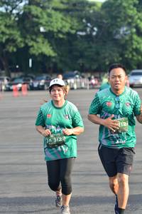 BIB: 312
                            <button type="button" onclick="openModal(4902993)" class="btn btn-primary btn-sm float-right btn-popup" data-toggle="modal" data-target=".modal-high-quality">
                        <i class="fas fa-shopping-cart"></i> Add to Cart
                    </button>
                                            <button type="button" onclick="isThisMe(4902993, true)" class="btn btn-success btn-sm float-right btn-popup btn-isme hidden" data-toggle="tooltip" data-placement="bottom" title="นี่คือรูปของคุณใช่ไหม คลิกที่นี่เพื่อเอาเข้าอัลบั้ม">
                        <i class="fas fa-plus"></i> Add to album
                    </button>
                    <button type="button" onclick="isThisMe(4902993, false)" class="btn btn-warning btn-sm float-right btn-popup btn-isnotme hidden">
                        <i class="fas fa-ban"></i> Remove from album
                    </button>