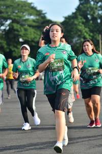 BIB: 2340, 2673
                            <button type="button" onclick="openModal(4952827)" class="btn btn-primary btn-sm float-right btn-popup" data-toggle="modal" data-target=".modal-high-quality">
                        <i class="fas fa-shopping-cart"></i> Add to Cart
                    </button>
                                            <button type="button" onclick="isThisMe(4952827, true)" class="btn btn-success btn-sm float-right btn-popup btn-isme hidden" data-toggle="tooltip" data-placement="bottom" title="นี่คือรูปของคุณใช่ไหม คลิกที่นี่เพื่อเอาเข้าอัลบั้ม">
                        <i class="fas fa-plus"></i> Add to album
                    </button>
                    <button type="button" onclick="isThisMe(4952827, false)" class="btn btn-warning btn-sm float-right btn-popup btn-isnotme hidden">
                        <i class="fas fa-ban"></i> Remove from album
                    </button>