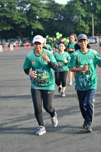 BIB: 160
                            <button type="button" onclick="openModal(4931098)" class="btn btn-primary btn-sm float-right btn-popup" data-toggle="modal" data-target=".modal-high-quality">
                        <i class="fas fa-shopping-cart"></i> Add to Cart
                    </button>
                                            <button type="button" onclick="isThisMe(4931098, true)" class="btn btn-success btn-sm float-right btn-popup btn-isme hidden" data-toggle="tooltip" data-placement="bottom" title="นี่คือรูปของคุณใช่ไหม คลิกที่นี่เพื่อเอาเข้าอัลบั้ม">
                        <i class="fas fa-plus"></i> Add to album
                    </button>
                    <button type="button" onclick="isThisMe(4931098, false)" class="btn btn-warning btn-sm float-right btn-popup btn-isnotme hidden">
                        <i class="fas fa-ban"></i> Remove from album
                    </button>