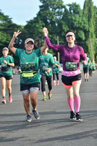 BIB: 317, 318
                            <button type="button" onclick="openModal(4944549)" class="btn btn-primary btn-sm float-right btn-popup" data-toggle="modal" data-target=".modal-high-quality">
                        <i class="fas fa-shopping-cart"></i> Add to Cart
                    </button>
                                            <button type="button" onclick="isThisMe(4944549, true)" class="btn btn-success btn-sm float-right btn-popup btn-isme hidden" data-toggle="tooltip" data-placement="bottom" title="นี่คือรูปของคุณใช่ไหม คลิกที่นี่เพื่อเอาเข้าอัลบั้ม">
                        <i class="fas fa-plus"></i> Add to album
                    </button>
                    <button type="button" onclick="isThisMe(4944549, false)" class="btn btn-warning btn-sm float-right btn-popup btn-isnotme hidden">
                        <i class="fas fa-ban"></i> Remove from album
                    </button>