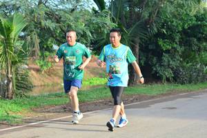 BIB: 703
                            <button type="button" onclick="openModal(4890833)" class="btn btn-primary btn-sm float-right btn-popup" data-toggle="modal" data-target=".modal-high-quality">
                        <i class="fas fa-shopping-cart"></i> Add to Cart
                    </button>
                                            <button type="button" onclick="isThisMe(4890833, true)" class="btn btn-success btn-sm float-right btn-popup btn-isme hidden" data-toggle="tooltip" data-placement="bottom" title="นี่คือรูปของคุณใช่ไหม คลิกที่นี่เพื่อเอาเข้าอัลบั้ม">
                        <i class="fas fa-plus"></i> Add to album
                    </button>
                    <button type="button" onclick="isThisMe(4890833, false)" class="btn btn-warning btn-sm float-right btn-popup btn-isnotme hidden">
                        <i class="fas fa-ban"></i> Remove from album
                    </button>