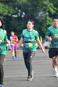 BIB: 930
                            <button type="button" onclick="openModal(4942263)" class="btn btn-primary btn-sm float-right btn-popup" data-toggle="modal" data-target=".modal-high-quality">
                        <i class="fas fa-shopping-cart"></i> Add to Cart
                    </button>
                                            <button type="button" onclick="isThisMe(4942263, true)" class="btn btn-success btn-sm float-right btn-popup btn-isme hidden" data-toggle="tooltip" data-placement="bottom" title="นี่คือรูปของคุณใช่ไหม คลิกที่นี่เพื่อเอาเข้าอัลบั้ม">
                        <i class="fas fa-plus"></i> Add to album
                    </button>
                    <button type="button" onclick="isThisMe(4942263, false)" class="btn btn-warning btn-sm float-right btn-popup btn-isnotme hidden">
                        <i class="fas fa-ban"></i> Remove from album
                    </button>