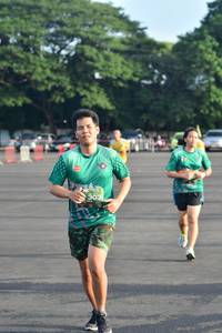 BIB: 303
                            <button type="button" onclick="openModal(4898772)" class="btn btn-primary btn-sm float-right btn-popup" data-toggle="modal" data-target=".modal-high-quality">
                        <i class="fas fa-shopping-cart"></i> Add to Cart
                    </button>
                                            <button type="button" onclick="isThisMe(4898772, true)" class="btn btn-success btn-sm float-right btn-popup btn-isme hidden" data-toggle="tooltip" data-placement="bottom" title="นี่คือรูปของคุณใช่ไหม คลิกที่นี่เพื่อเอาเข้าอัลบั้ม">
                        <i class="fas fa-plus"></i> Add to album
                    </button>
                    <button type="button" onclick="isThisMe(4898772, false)" class="btn btn-warning btn-sm float-right btn-popup btn-isnotme hidden">
                        <i class="fas fa-ban"></i> Remove from album
                    </button>