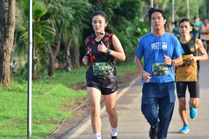 BIB: 727, 726
                            <button type="button" onclick="openModal(4889724)" class="btn btn-primary btn-sm float-right btn-popup" data-toggle="modal" data-target=".modal-high-quality">
                        <i class="fas fa-shopping-cart"></i> Add to Cart
                    </button>
                                            <button type="button" onclick="isThisMe(4889724, true)" class="btn btn-success btn-sm float-right btn-popup btn-isme hidden" data-toggle="tooltip" data-placement="bottom" title="นี่คือรูปของคุณใช่ไหม คลิกที่นี่เพื่อเอาเข้าอัลบั้ม">
                        <i class="fas fa-plus"></i> Add to album
                    </button>
                    <button type="button" onclick="isThisMe(4889724, false)" class="btn btn-warning btn-sm float-right btn-popup btn-isnotme hidden">
                        <i class="fas fa-ban"></i> Remove from album
                    </button>