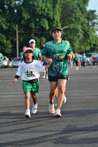 BIB: 100
                            <button type="button" onclick="openModal(4947485)" class="btn btn-primary btn-sm float-right btn-popup" data-toggle="modal" data-target=".modal-high-quality">
                        <i class="fas fa-shopping-cart"></i> Add to Cart
                    </button>
                                            <button type="button" onclick="isThisMe(4947485, true)" class="btn btn-success btn-sm float-right btn-popup btn-isme hidden" data-toggle="tooltip" data-placement="bottom" title="นี่คือรูปของคุณใช่ไหม คลิกที่นี่เพื่อเอาเข้าอัลบั้ม">
                        <i class="fas fa-plus"></i> Add to album
                    </button>
                    <button type="button" onclick="isThisMe(4947485, false)" class="btn btn-warning btn-sm float-right btn-popup btn-isnotme hidden">
                        <i class="fas fa-ban"></i> Remove from album
                    </button>